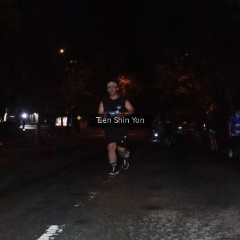 Runner Photo 1700163