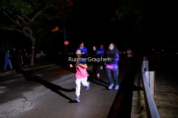 Runner Photo 1700184