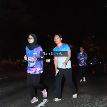 Runner Photo 1700189