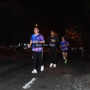 Runner Photo 1700195