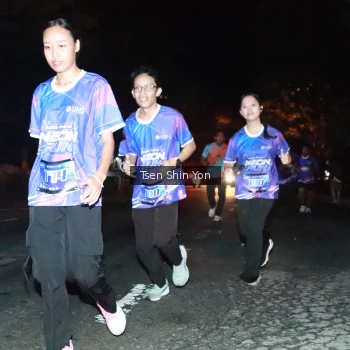 Runner Photo 1700213