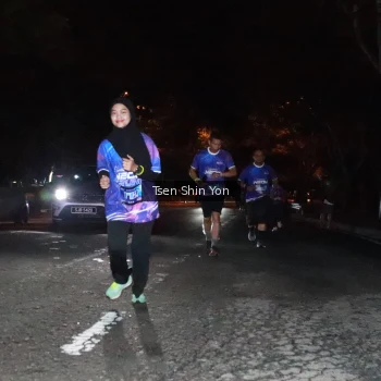 Runner Photo 1700244