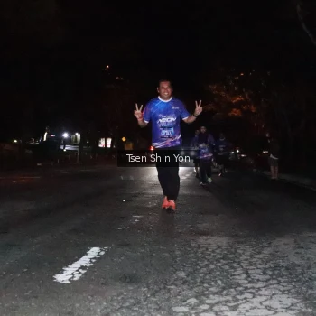 Runner Photo 1700245
