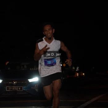 Runner Photo 1700283