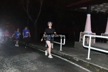 Runner Photo 1700286