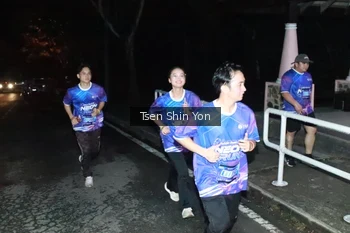 Runner Photo 1700339