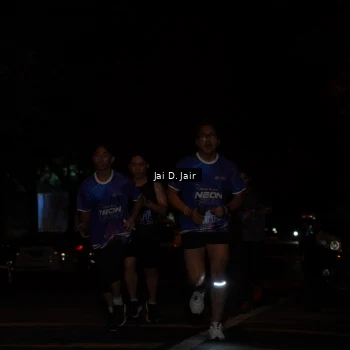 Runner Photo 1700343