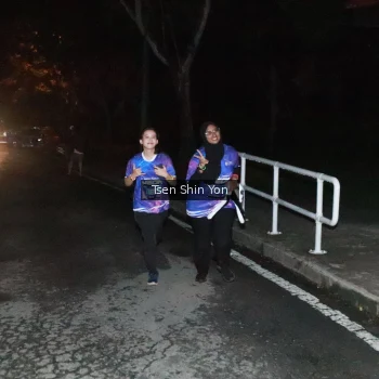 Runner Photo 1700406