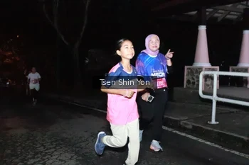 Runner Photo 1700471