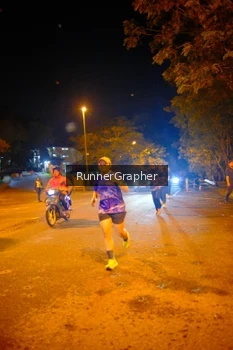 Runner Photo 1700572