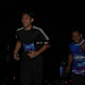 Runner Photo 1700575