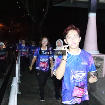 Runner Photo 1700647