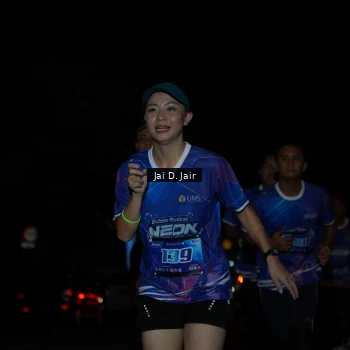 Runner Photo 1700687