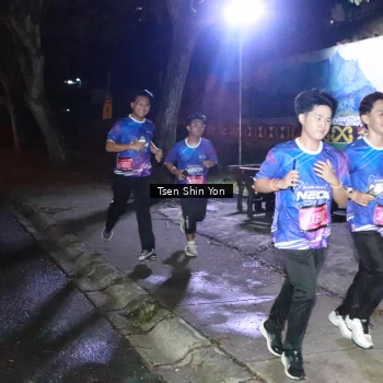 Runner Photo 1701122