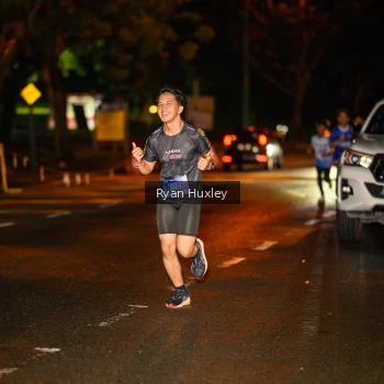 Runner Photo 1701476