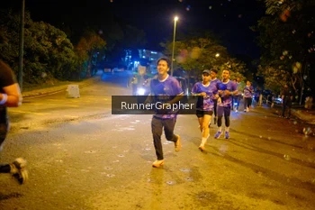 Runner Photo 1701640