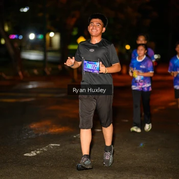 Runner Photo 1701710