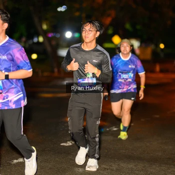 Runner Photo 1701785