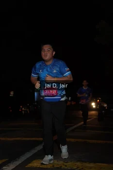Runner Photo 1702212