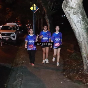 Runner Photo 1702231