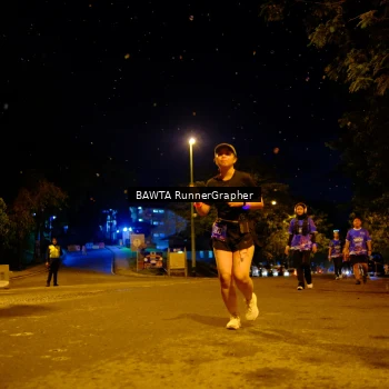 Runner Photo 1702304