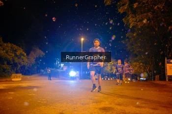 Runner Photo 1702378