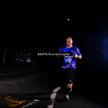 Runner Photo 1702480