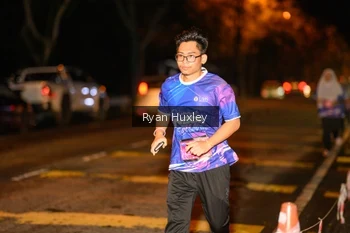 Runner Photo 1702645