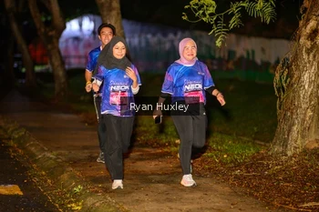 Runner Photo 1702701