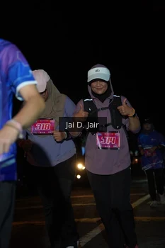 Runner Photo 1702744