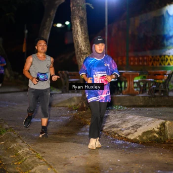 Runner Photo 1702752