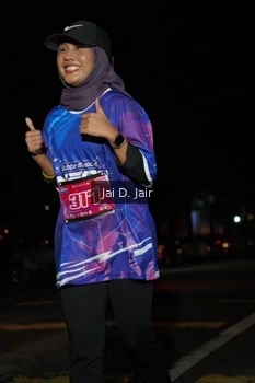 Runner Photo 1702780