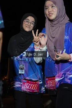 Runner Photo 1702879
