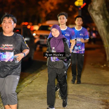Runner Photo 1703050