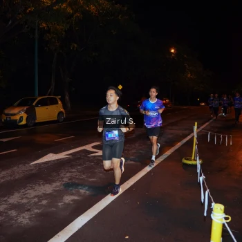 Runner Photo 1703055