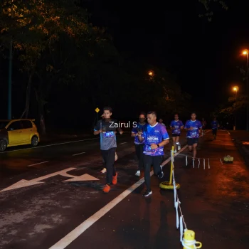 Runner Photo 1703057