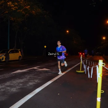 Runner Photo 1703097