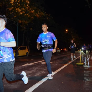 Runner Photo 1703180
