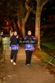 Runner Photo 1703244