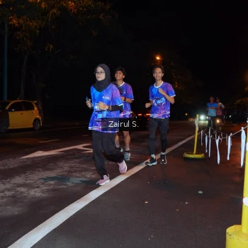 Runner Photo 1703302