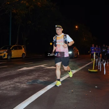 Runner Photo 1703316