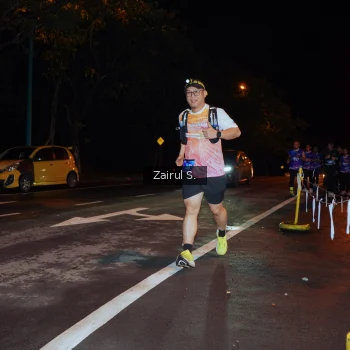 Runner Photo 1703321