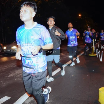 Runner Photo 1703335