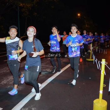 Runner Photo 1703338