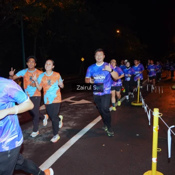 Runner Photo 1703344