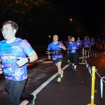 Runner Photo 1703345