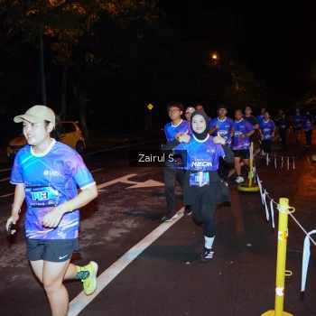 Runner Photo 1703352