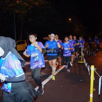 Runner Photo 1703353