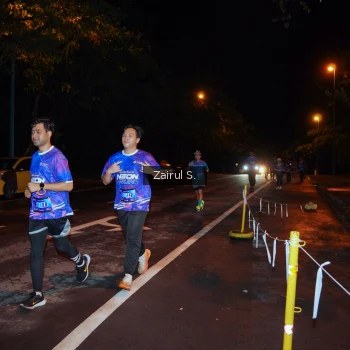 Runner Photo 1703394