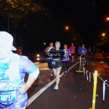 Runner Photo 1703435